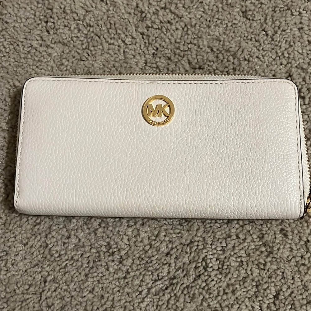 Michael kors wallet